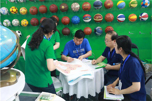 祝賀雨林參展4月教育“兩會(huì)”圓滿成功 祝賀雨林參展4月教育“兩會(huì)”圓滿成功